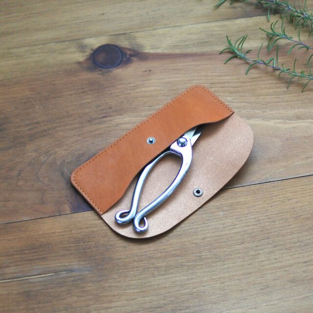 革の花鋏ケース（キャメル） | iichi 日々の暮らしを心地よくする