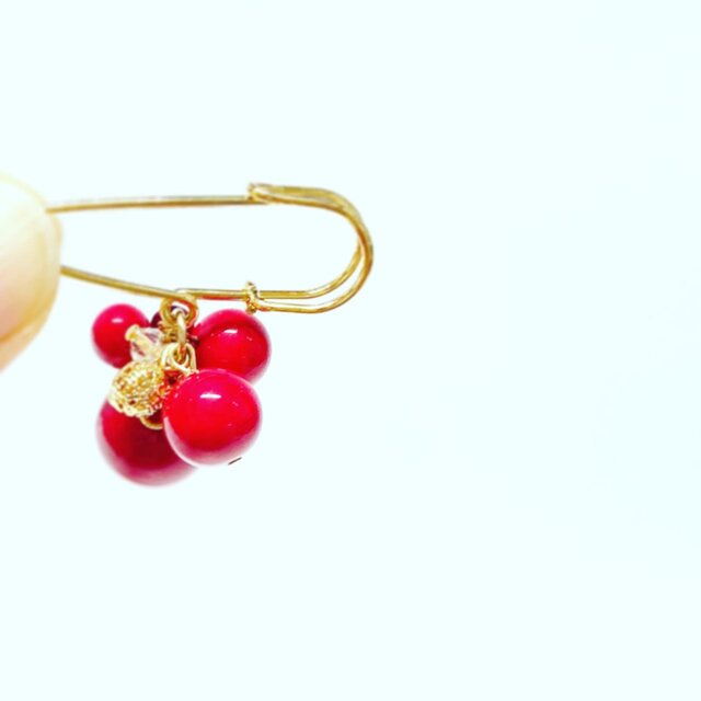 赤いとんぼ玉ブローチ&ピアス イヤリング 真紅のガラス（G） | iichi