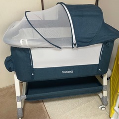 Vinona ベビーベッド美品説明書付き (たっちゃん) 泉ヶ丘のベッド
