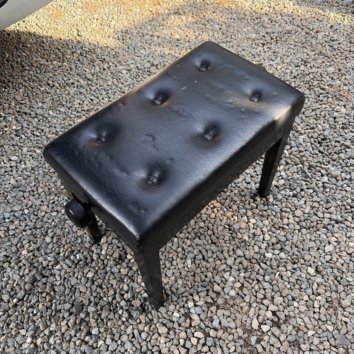 中古良品.6つボタン.ピアノ椅子 中古良品.6つボタン.ピアノ椅子