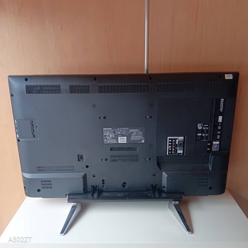 F☆N006 送料無料 モデルルーム展示品Panasonic液晶テレビ43インチ (白