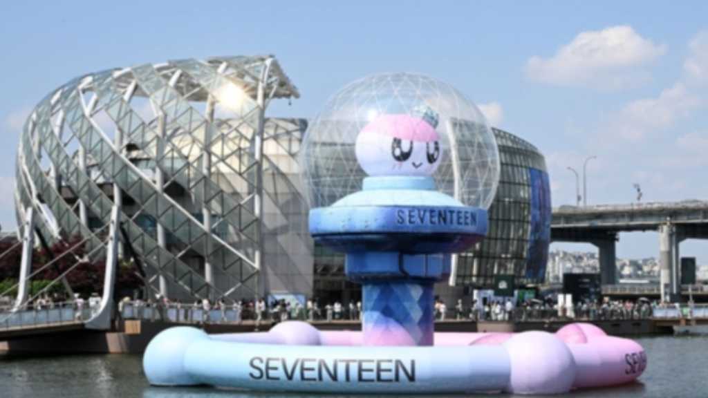 PHOTO】SEVENTEEN、デビュー10周年記念イベント「B-DAY PARTY」が大