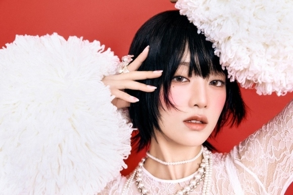 G)I-DLE ミンニ、1stソロアルバム「HER」コンセプトフォトを公開 - Kstyle