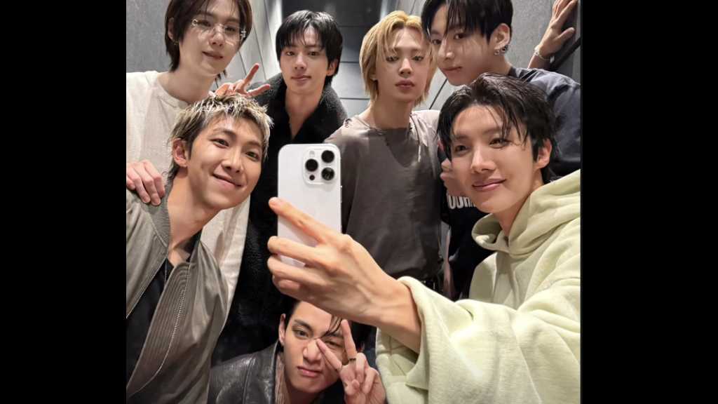 BTS、7人での完全体ショット公開！「ビジュ良すぎ」とファンから絶賛の
