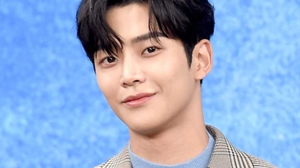 SF9 ロウン、再検査で現役入隊が決定…10月27日に軍隊へ（公式） - Kstyle