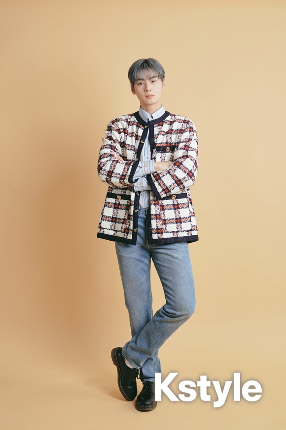 終了しました】「女神降臨」ASTRO チャウヌ直筆サイン入りポラを1名様