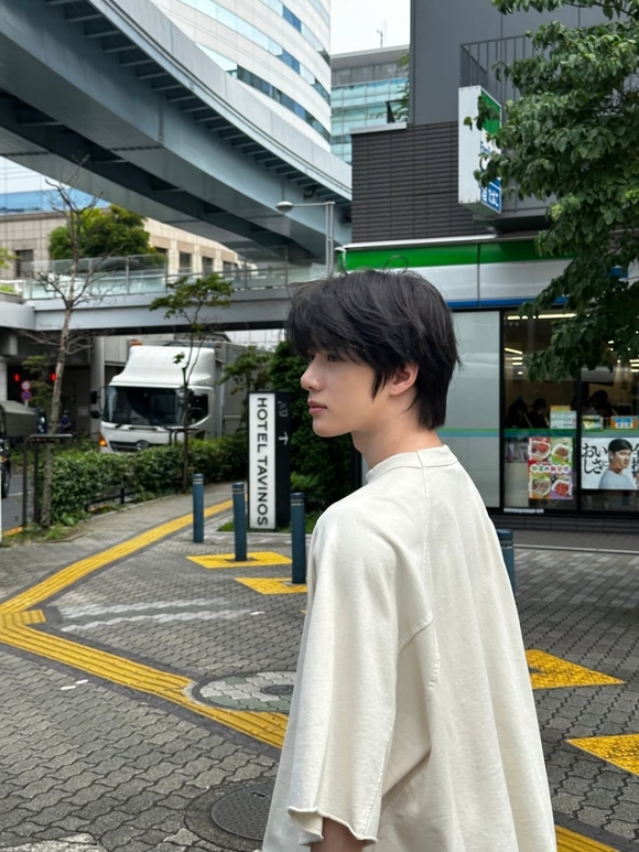 TOMORROW X TOGETHER ボムギュ、日本滞在ショットを公開…遊び心