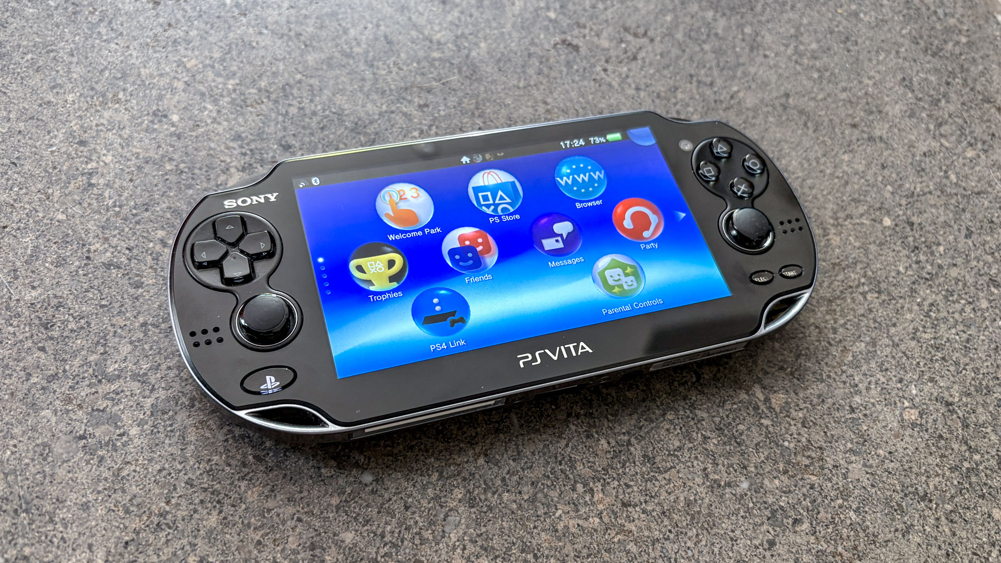 I bought a PS Vita instead of a Nintendo Switch 2 in 2025 — and I