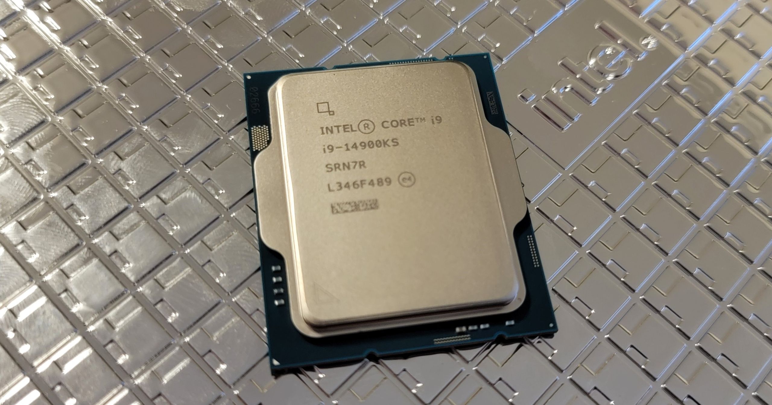 Intel Core i9-14900KS Review: The Last Core i9 Hits Record 6.2 GHz