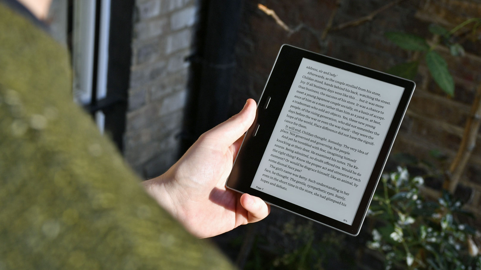 Amazon Kindle Oasis (2017) review | TechRadar