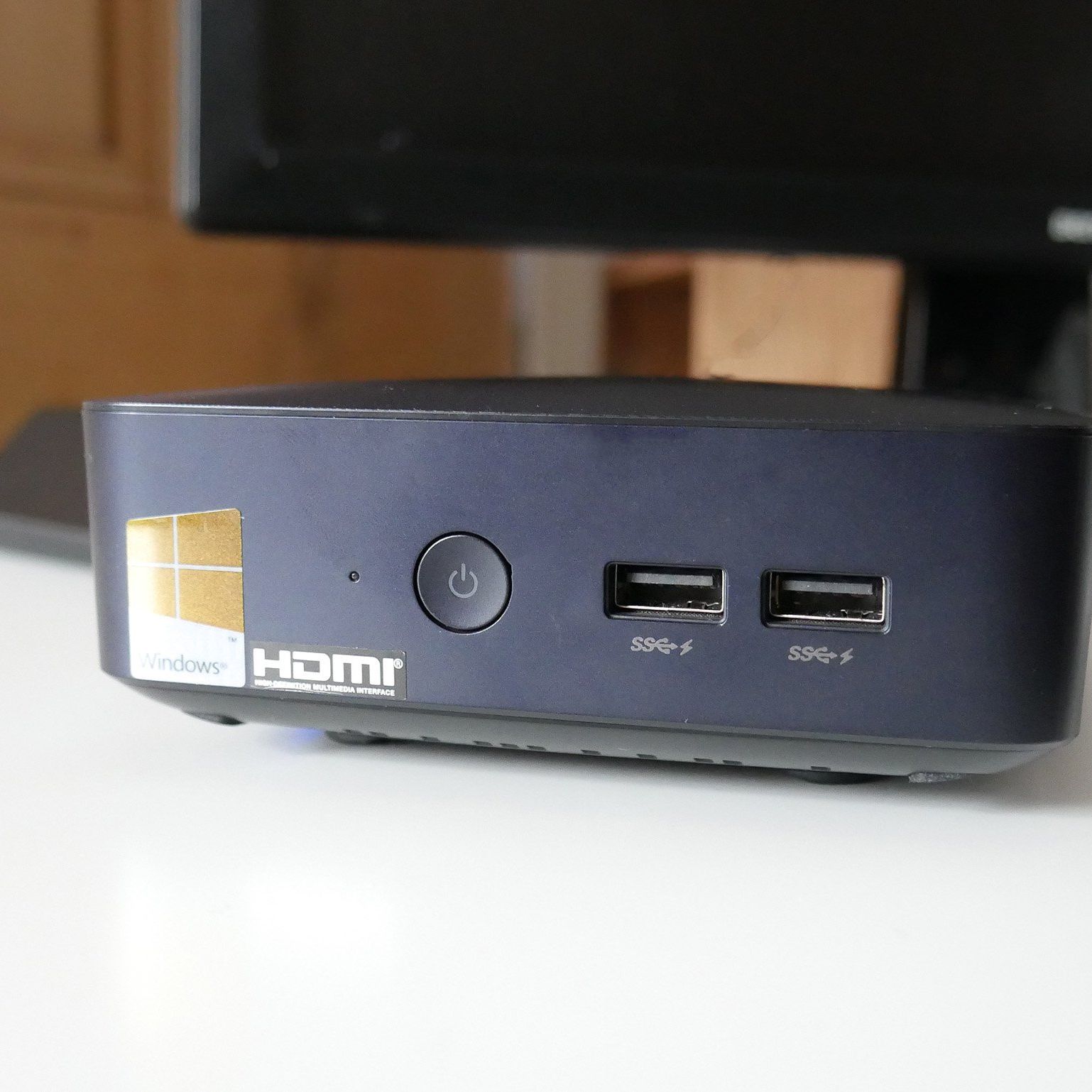 ASUS VivoMini UN65 review: This tiny PC packs a big punch