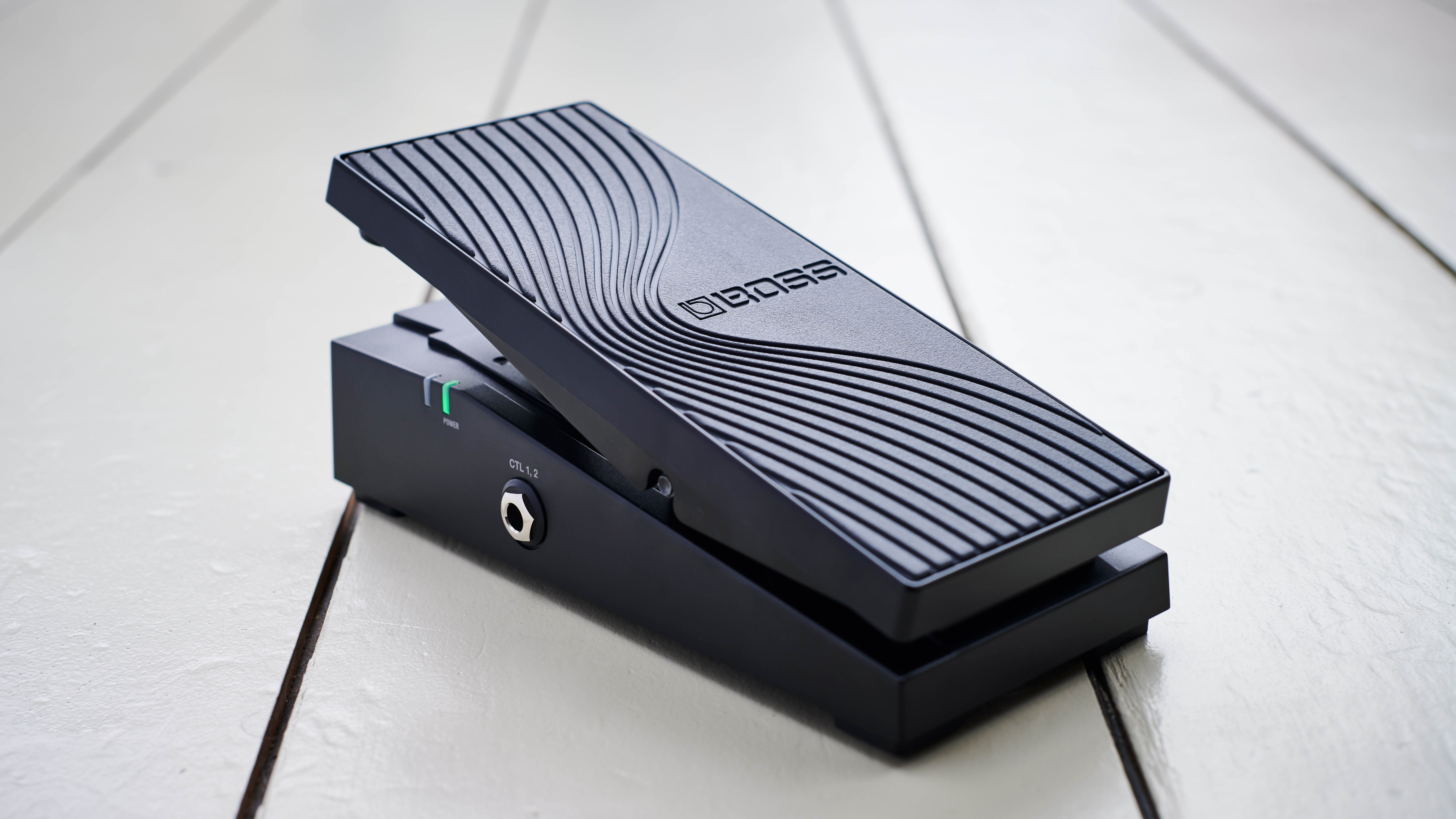 Unlock MIDI potential with the new BOSS EV-1-WL Wireless