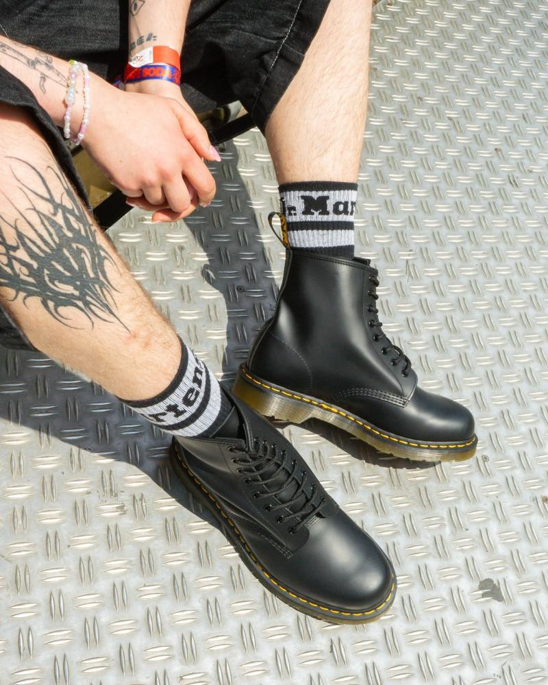 1460 Smooth Leather Lace Up Boots in Black | Dr. Martens