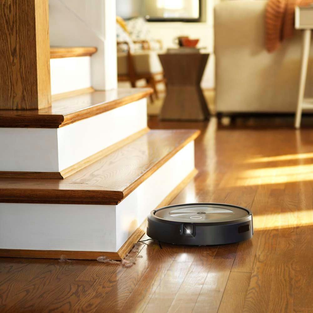 iRobot Roomba® j7 Series Robot Vacuums | iRobot®