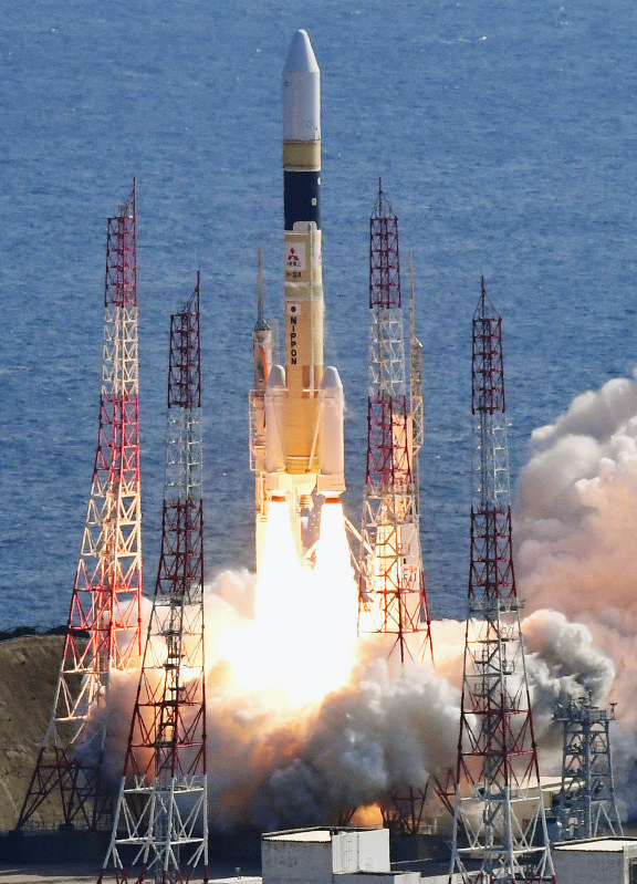 H2Aロケットを打ち上げ 情報収集衛星「光学7号機」載せて宇宙へ [写真