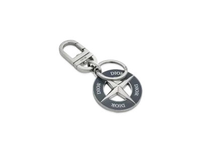 ディオール x ストーンアイランド キーホルダー 真鍮 ＆ エナメル