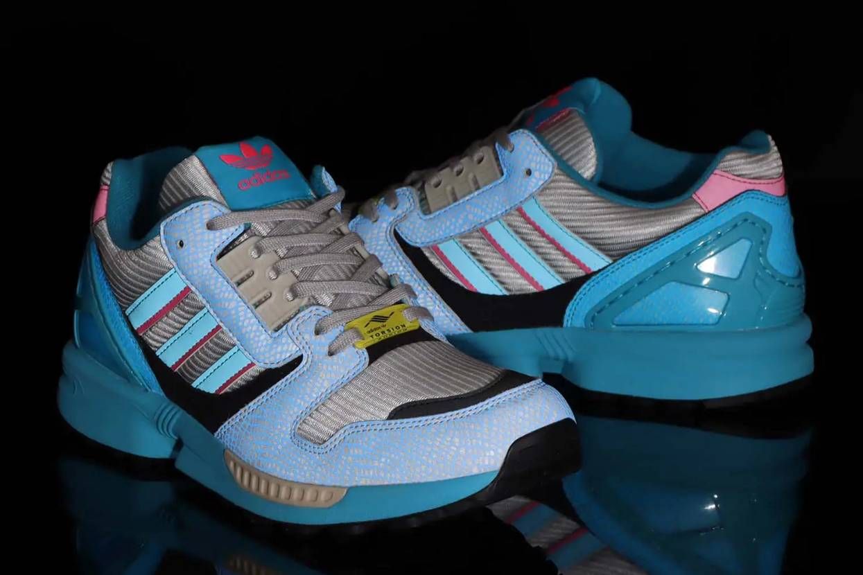 スニダンで購入可】5/14発売 atmos × adidas ZX8000 G-SNK 