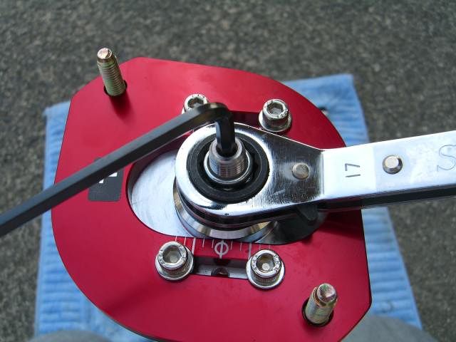 シュピーゲル車高調 ピロアッパーマウントの分解（スズキ アルト