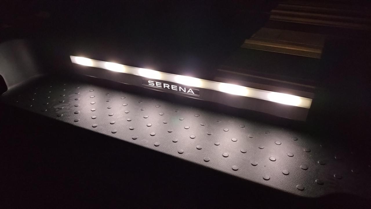 日産(純正) エントランスプレート のパーツレビュー | セレナ(てきとう