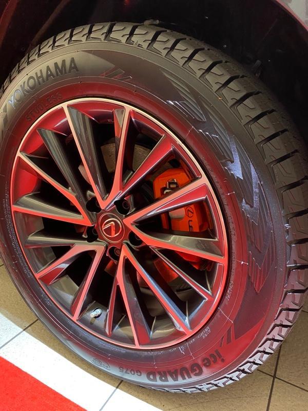 レクサス(純正) 18インチホイールスタッドレスタイヤセット のパーツ