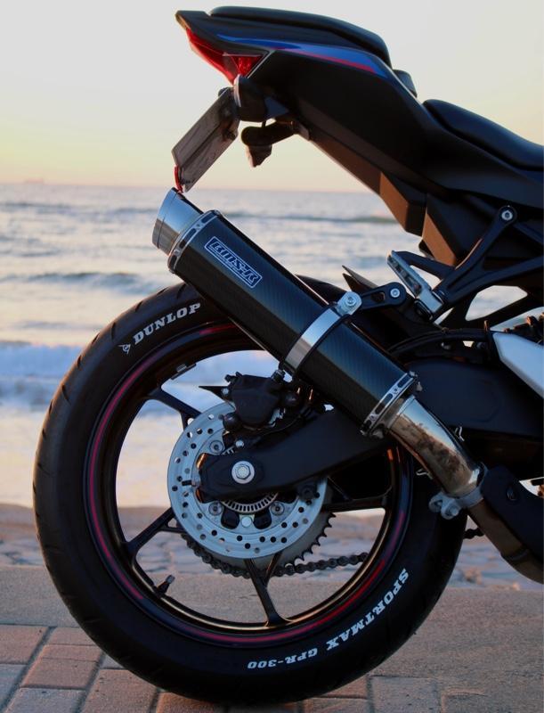 BEAMS R-EVO2 ｽﾘｯﾌﾟｵﾝ ｶｰﾎﾞﾝｻｲﾚﾝｻｰ 政府認証 のパーツレビュー