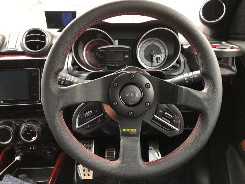 momo Tuner ブラック (320mm) のパーツレビュー | スイフトスポーツ