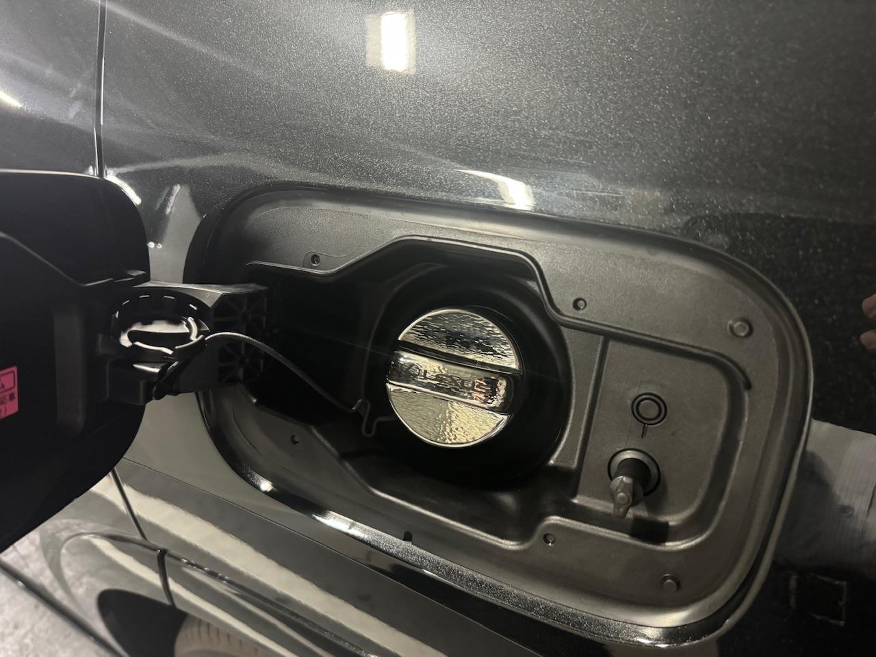 レクサスコレクション クルマ職人の匠 フューエルキャップカバー (再