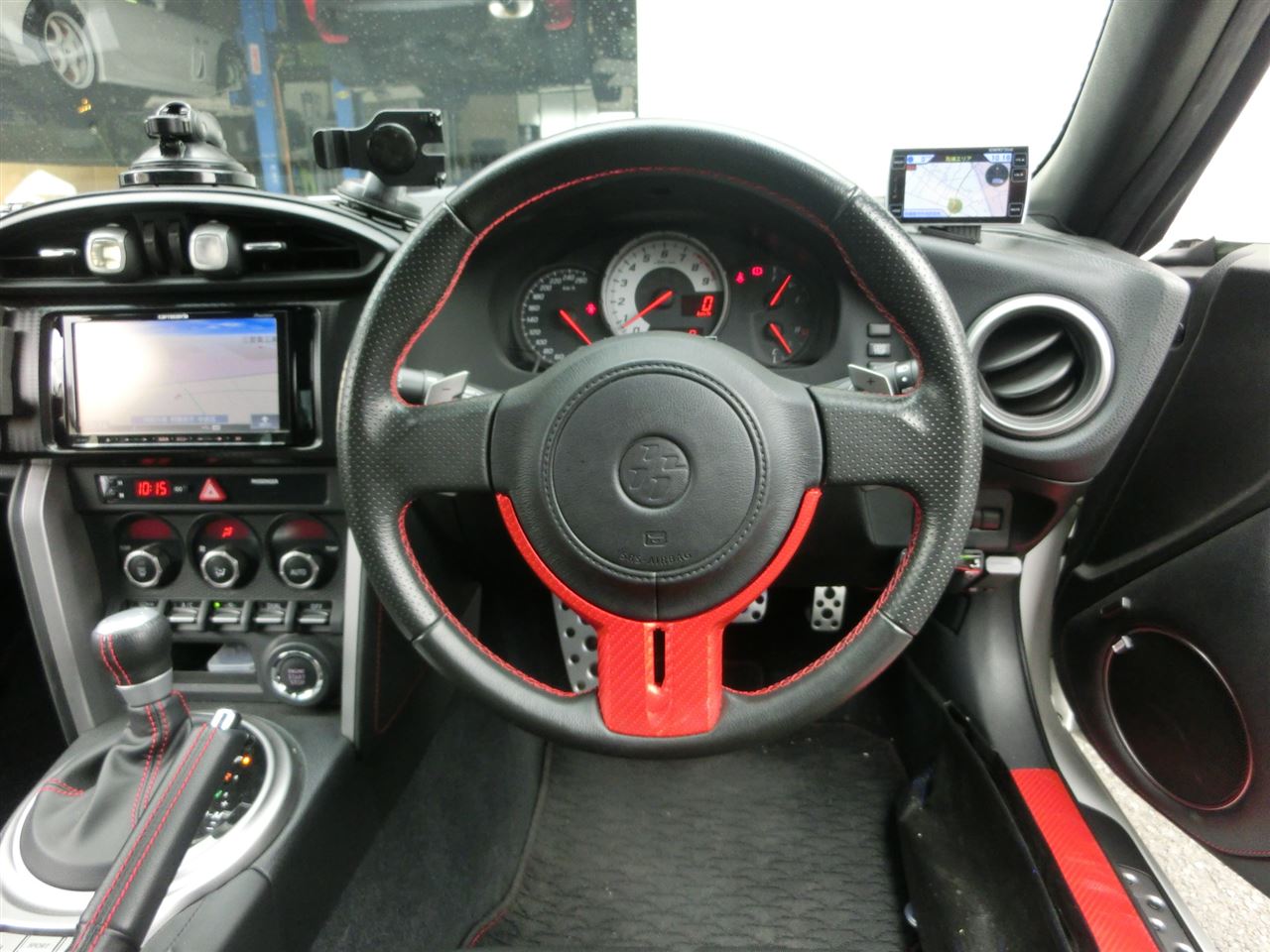 AT車で小径ステアリングに替えるとパドルシフトが…｜ごぉっぱちの