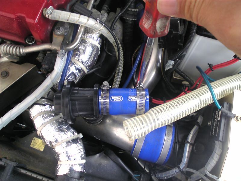 ブローオフバルブ用のインテークパイプ 交換（三菱 ランサー