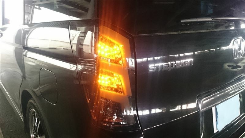 TYC COLIN LEDテールランプ取り付け（ホンダ ステップワゴンスパーダ