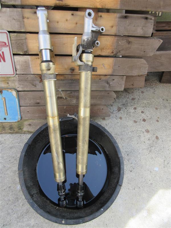 フロントフォークオイルシール類交換（カワサキ KSR-II）by joest911