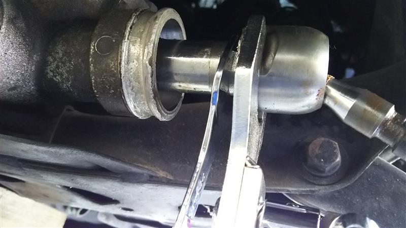 ラックエンド右側交換。（トヨタ カローラレビン・AE85/86）by かじ