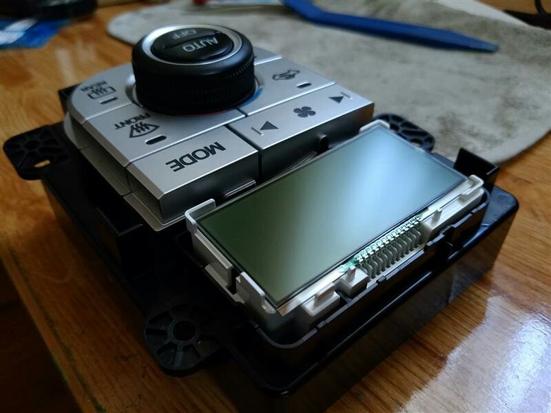 エアコンパネルのLED打ち替え（ダイハツ ムーヴキャンバス・LA800S