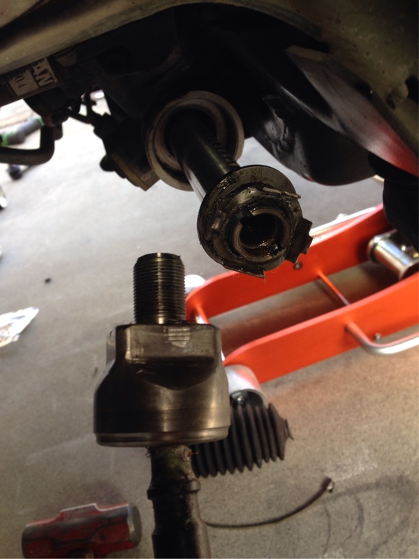 ステアリングラックエンド交換 その1（日産 スカイラインGT‐R・R32