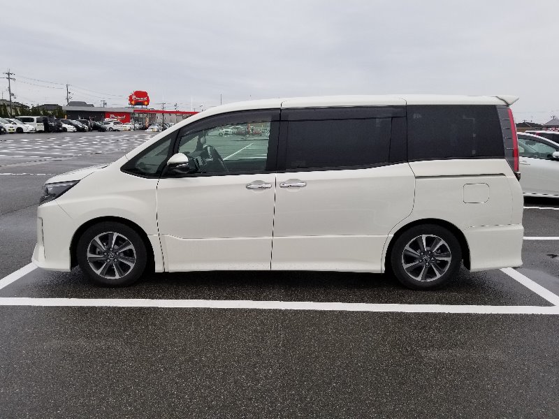 TEINハイテックダウンサス 80系 ヴォクシー、ノア、エスクァイアなどに