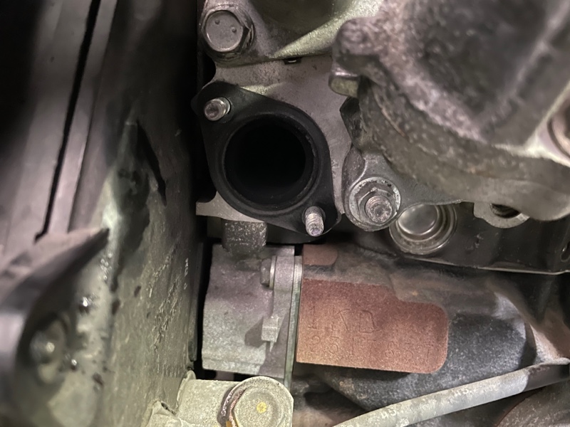 2022.10.09/325,135kmEGRバルブ、EGRクーラー交換（トヨタ ハイエース