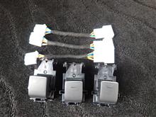 助手席・後席のパワーウィンドウスイッチをイルミ付きスイッチユニット