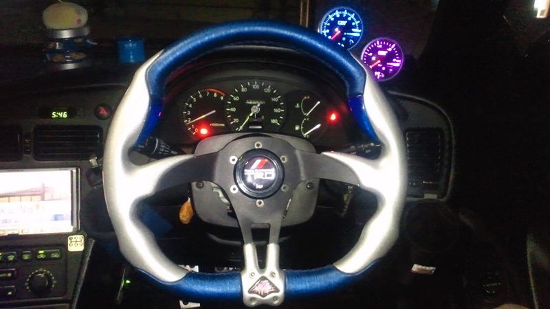 X4 limited edition SIMONI RACING(シモーニレーシング)のステアリング