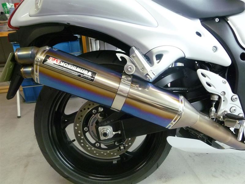 ヨシムラ トライオーバル2エンド、チタンブルーフルエキ のパーツ