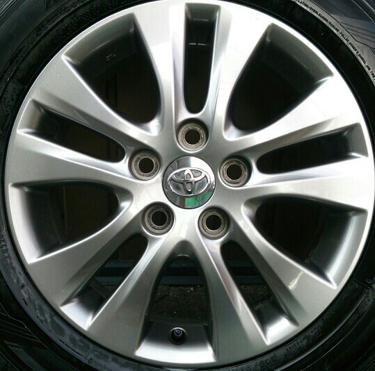 トヨタ(純正) 70系ノア・ヴォクシー 純正ホイール のパーツレビュー