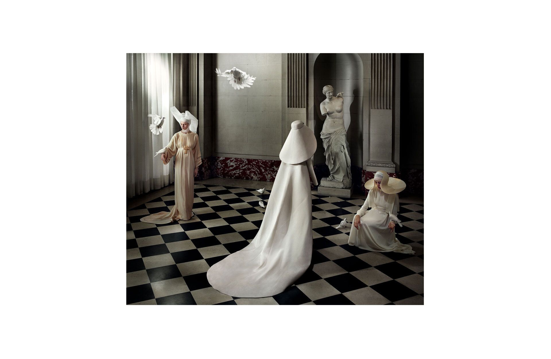 Philip-Lorca diCorcia: Heavenly Bodies | David Zwirner