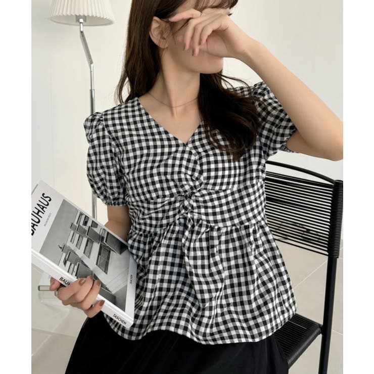 フロント ねじりデザイン パフスリーブ ギンガムチェック ペプラム