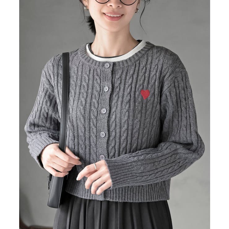 ハート刺繍ケーブルニットクルーネックカーディガン[品番：RPSW0003406