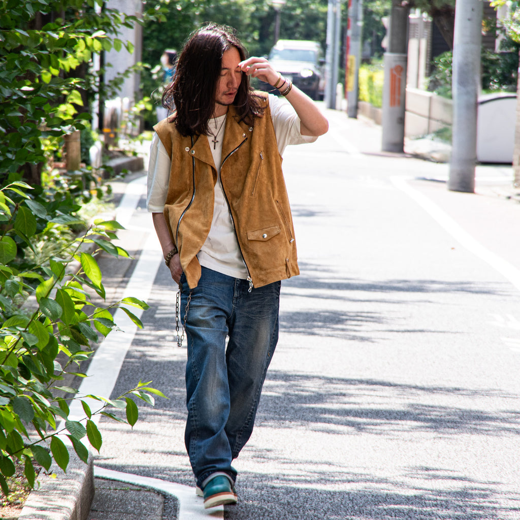 STRUM初のショートエンジニアブーツ『MATILDA』で魅せる、レザーと色で