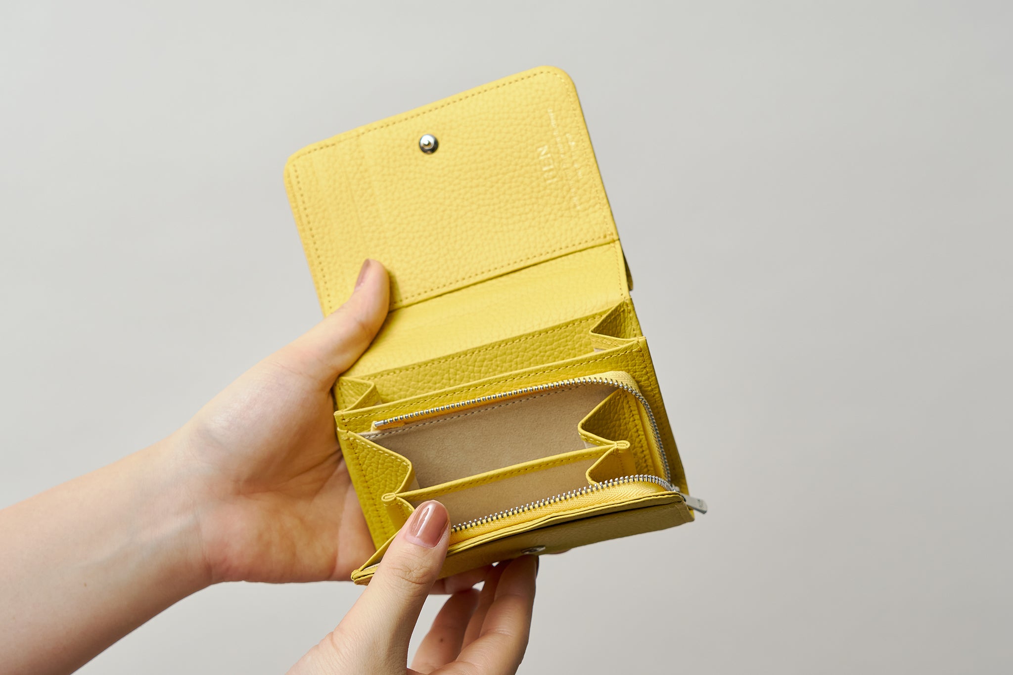 ban-3-53-12121-2.jpg?v=1728285829