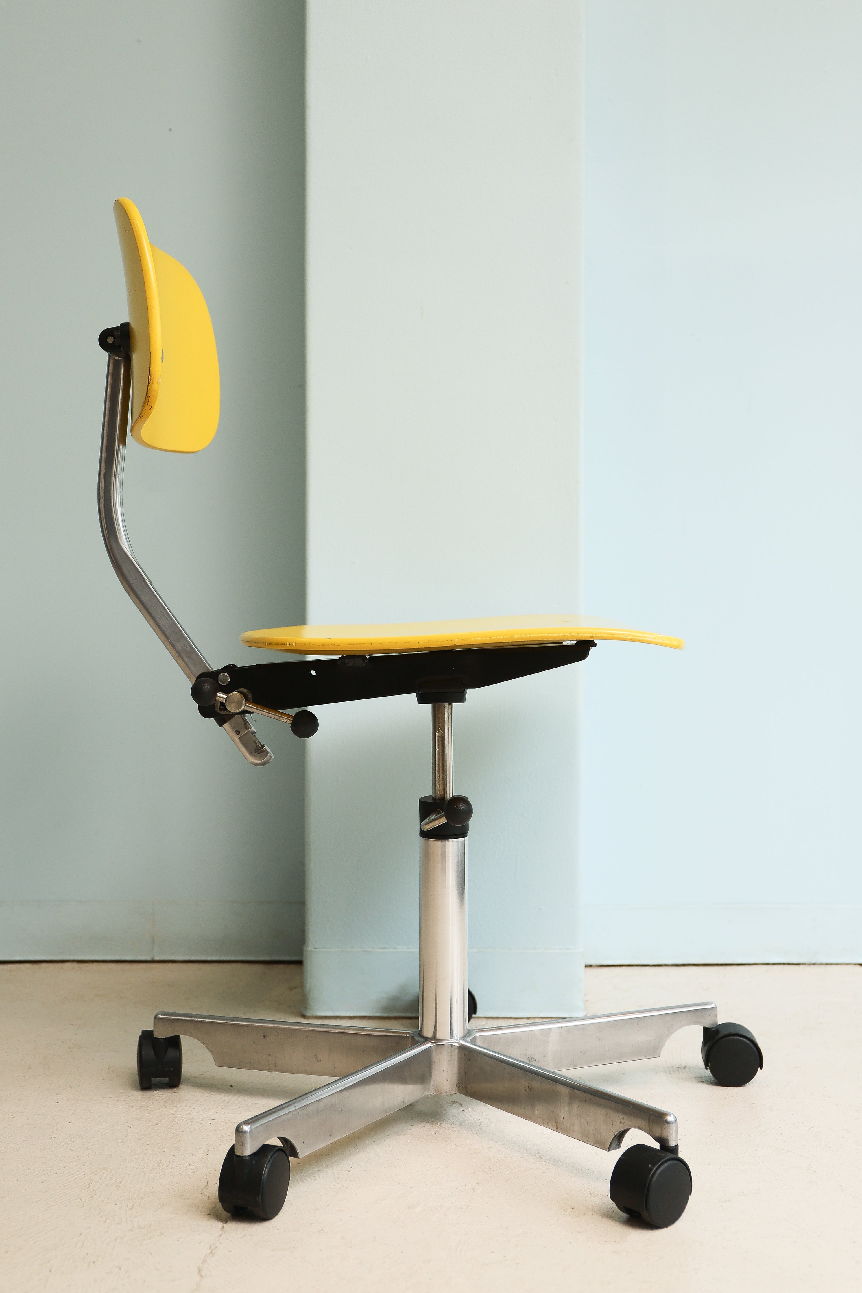 フリッツハンセン ケヴィ キャスターチェア デンマークデザイン