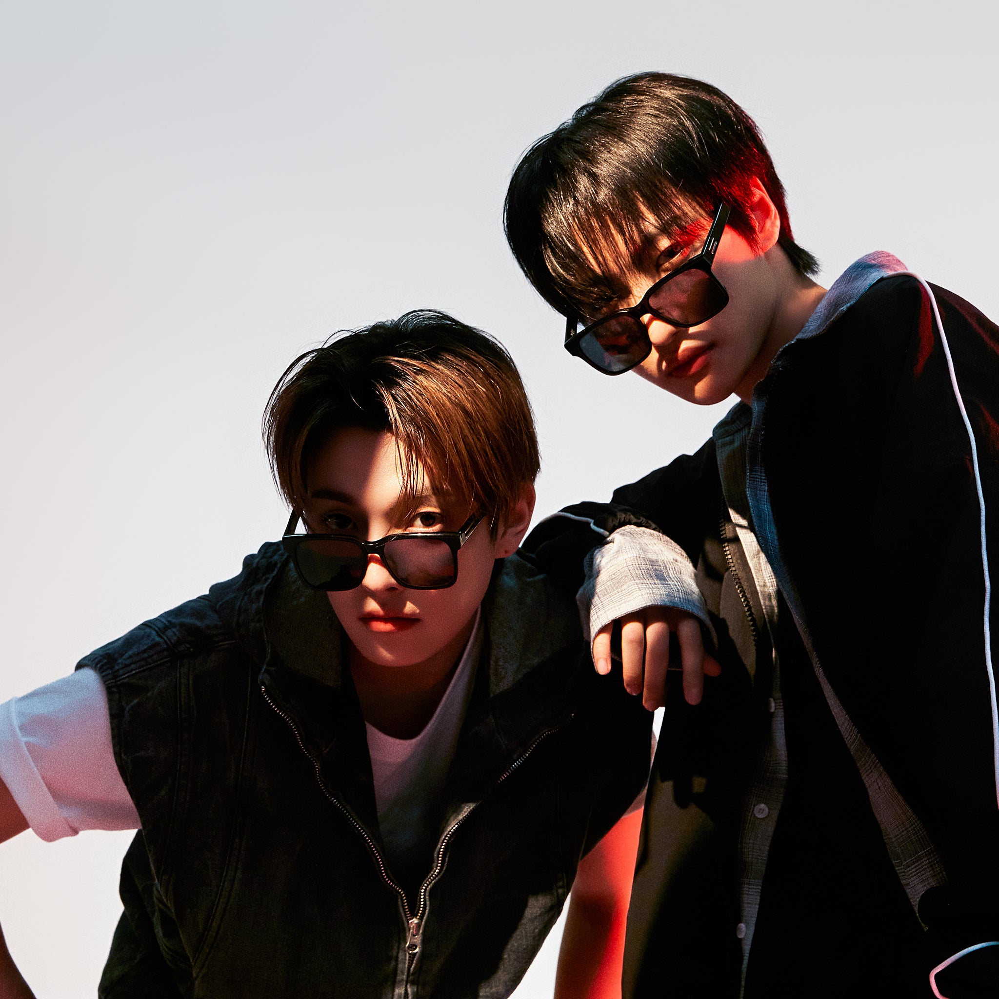 AT SQUARE 01 BLACK FRAME DARK SMOKE LENS – The Silent Soul