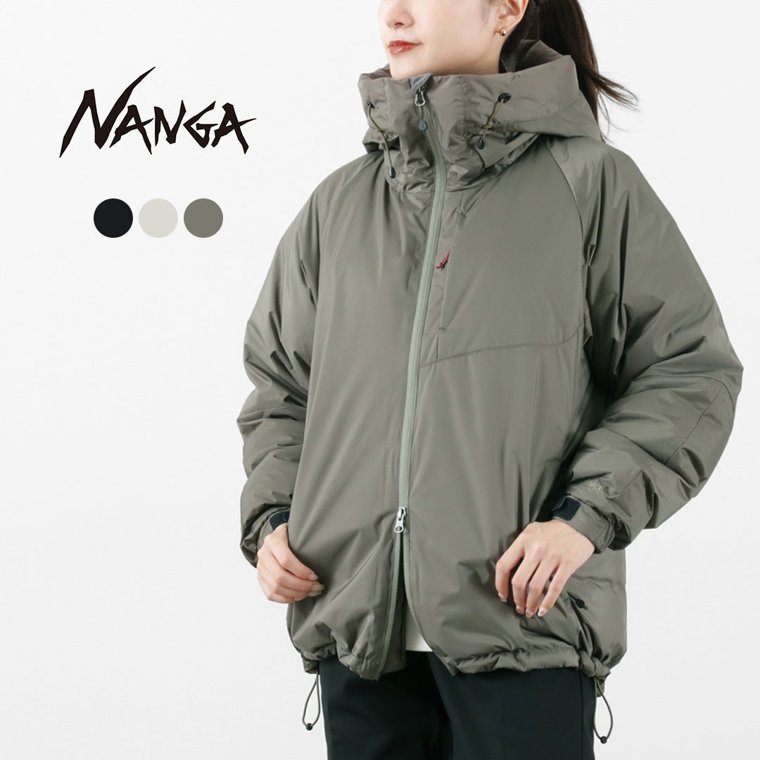 身長別の女性スタッフ6人で、「NANGA オーロラ ダウンジャケット