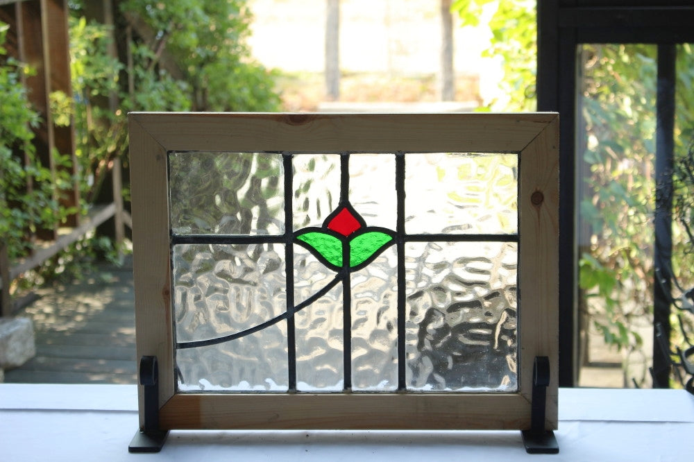 赤い蕾に緑の葉のステンドグラス イギリスアンティーク（住宅窓）50