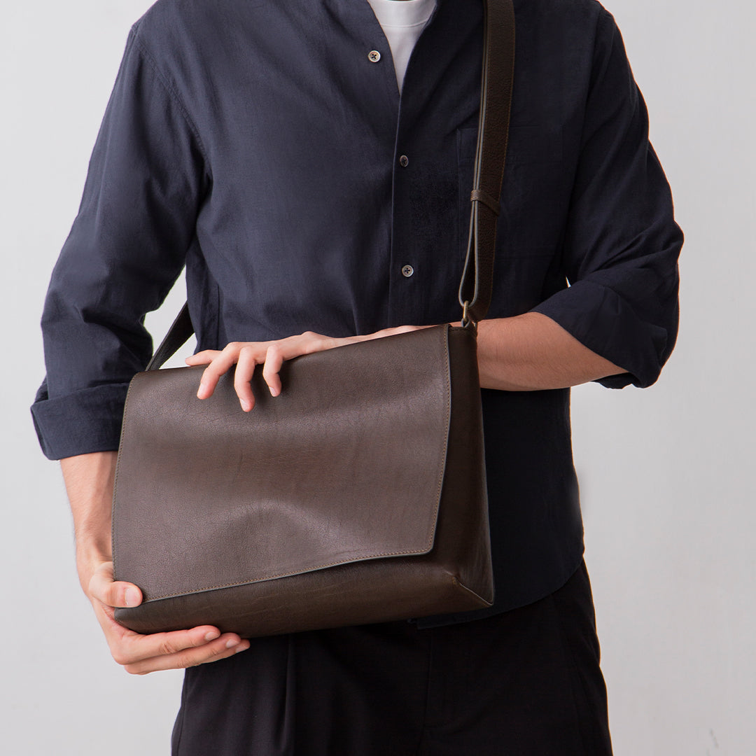 Grained Flap Shoulder – マザーハウス 公式サイト